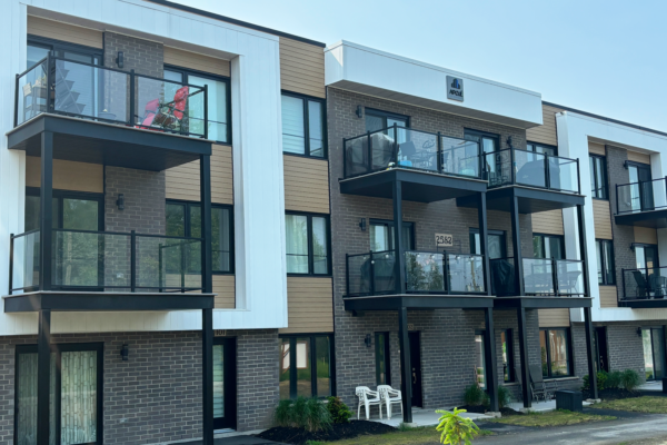 facade recadrÉ 2582